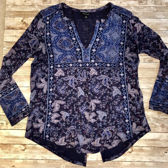 “Lucky Brand” notch collar, 3/4 sleeve navy & lt. blue print top - size M - Picture 7 of 12
